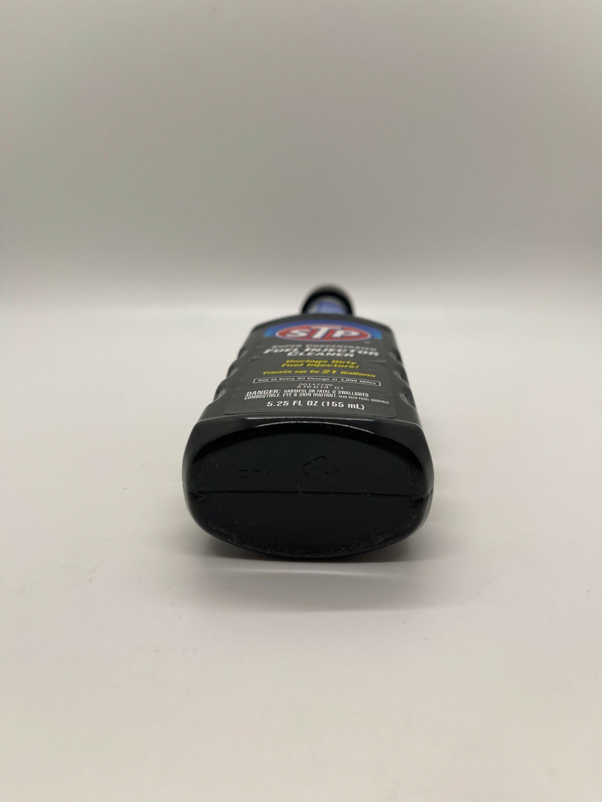 STP Super Concentrated Fuel Injector Cleaner – 5.25 fl. oz. (155 mL) BRAND NEW!!