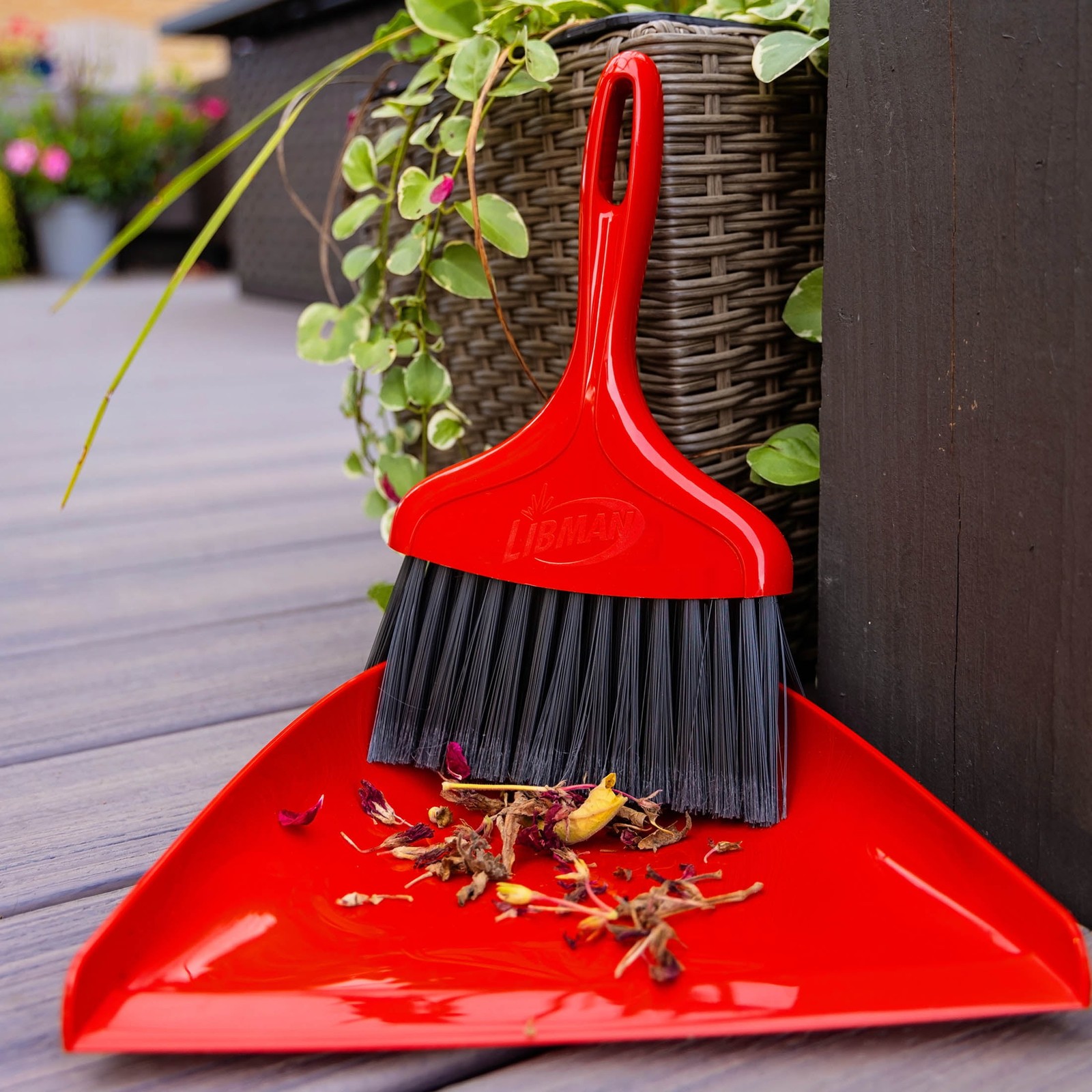 Libman Whisk Broom & Dustpan Red Polypropylene with Black Fibers