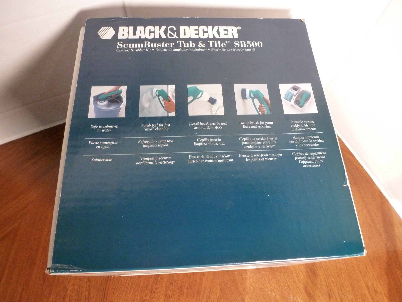 New Black and Decker Scum Buster Kit SB500 Cordless Tub Tile Scrubber Sealed