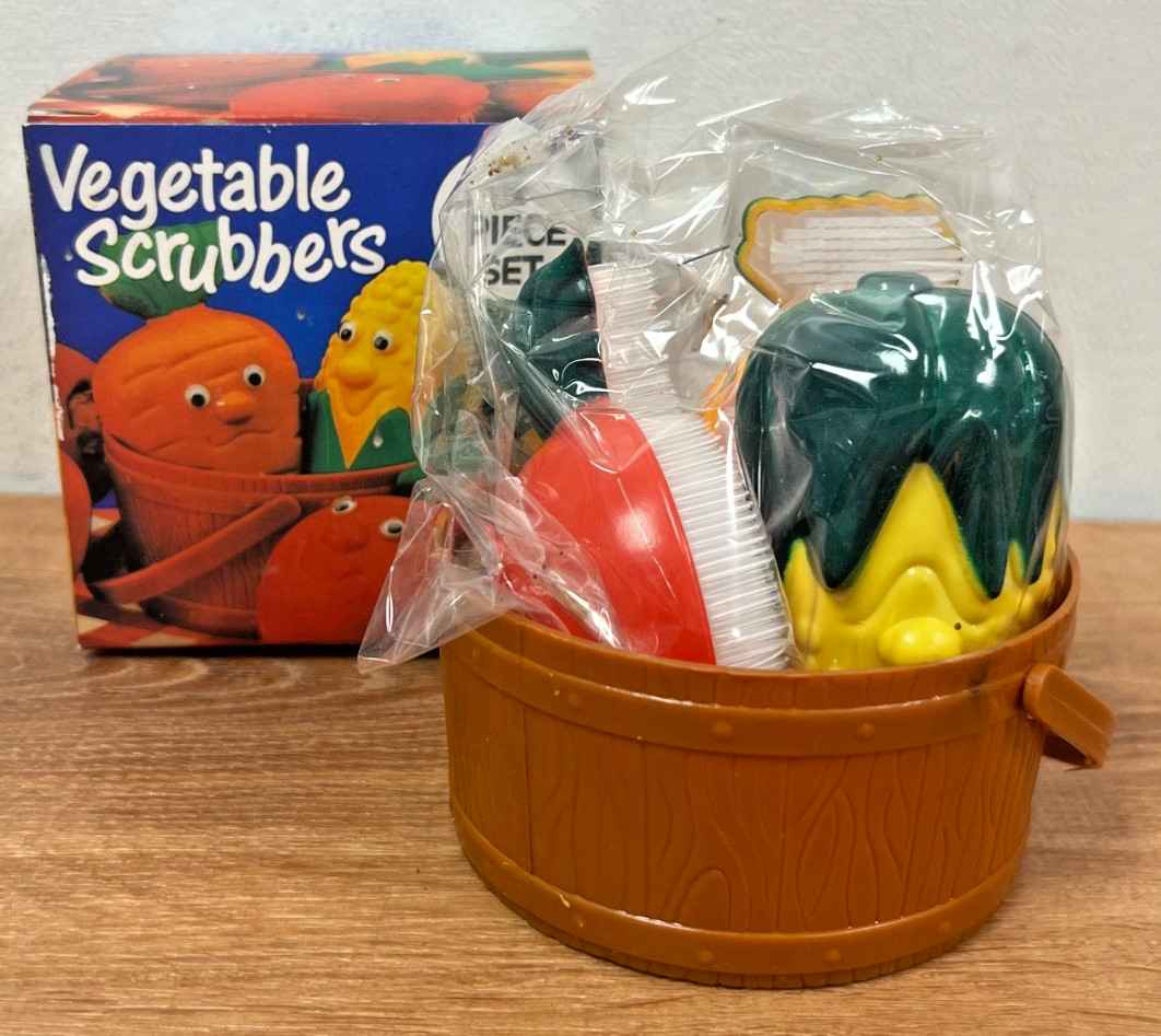 Set of 4 Vegetable Shaped Brushes in Plastic Basket