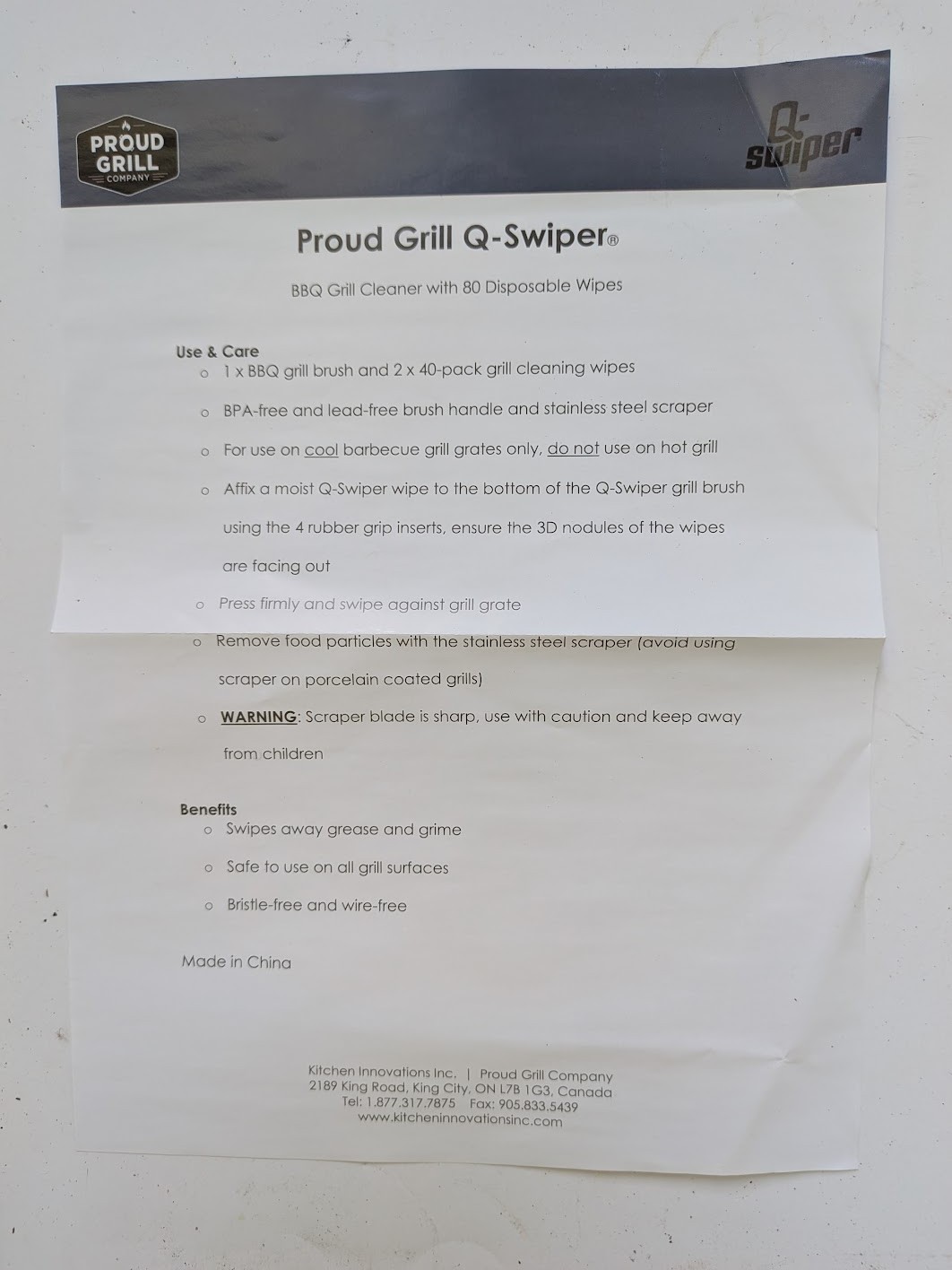 Proud Grill brand – Grill Cleaning Kit – 2 packages of wipes and a scrubber