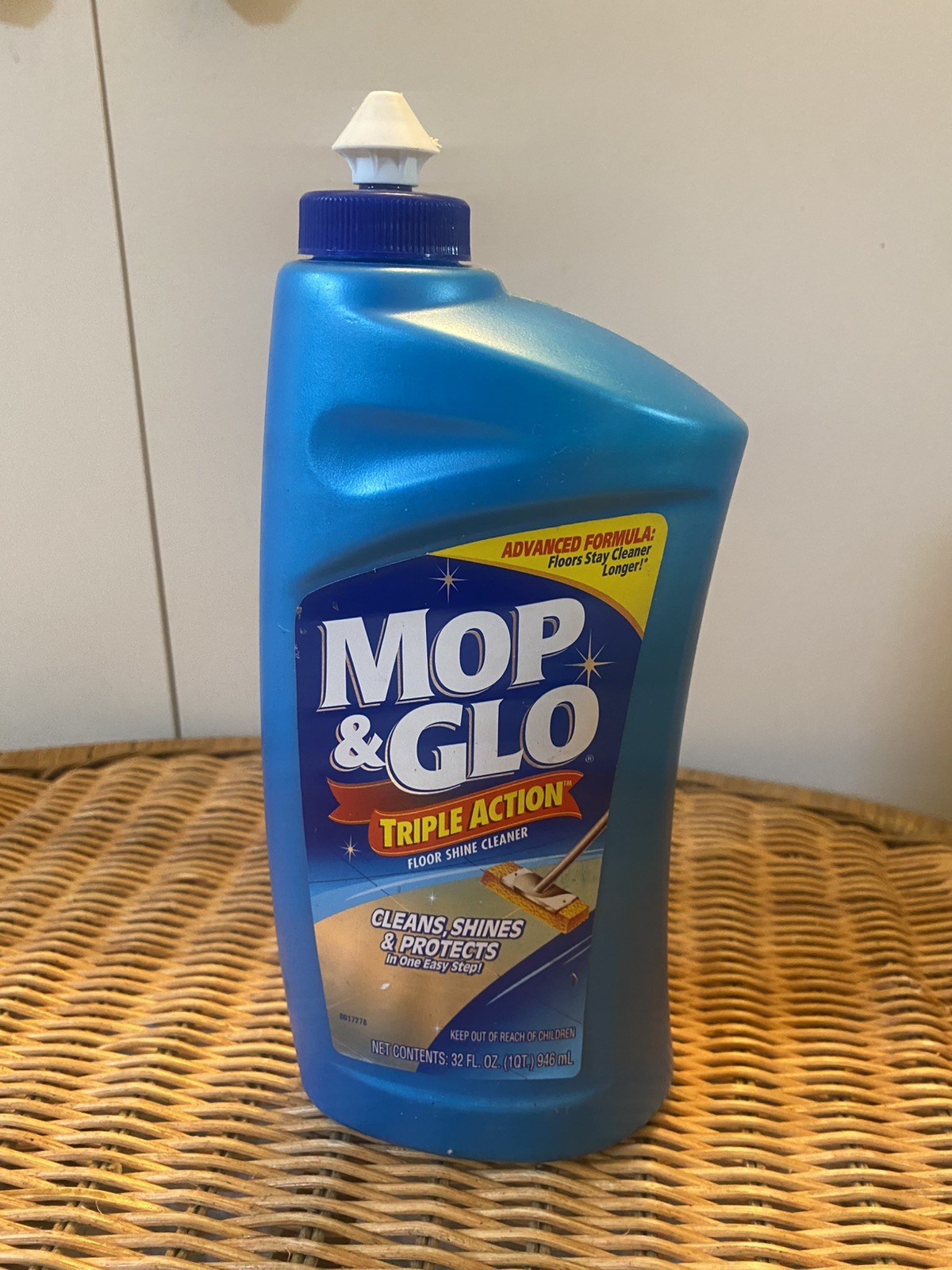 VTG 2004 Mop & Glo Triple Action Floor Shine Cleaner 32oz Movie Prop almost full