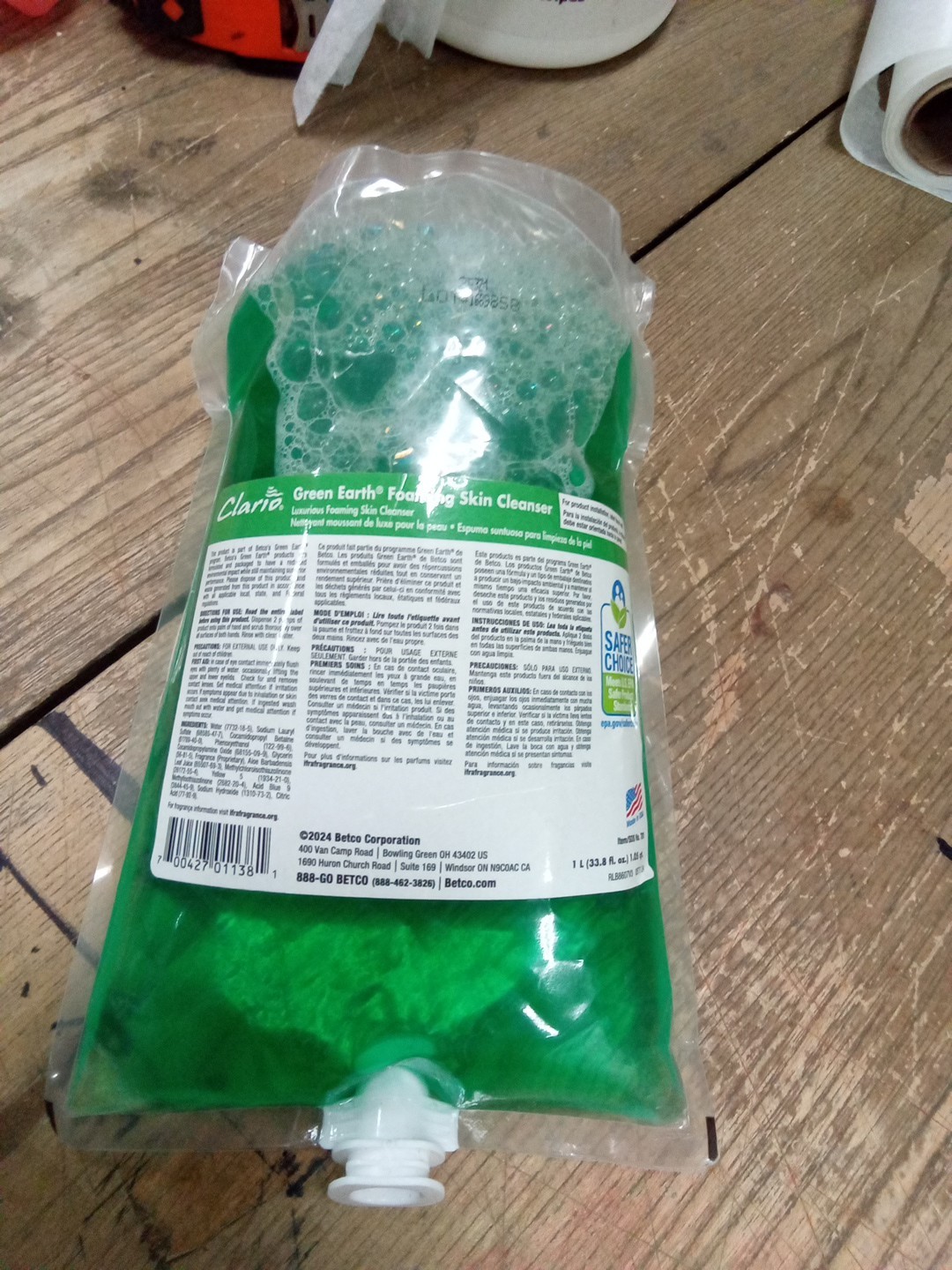 Betco 78129-00 Clario Green Earth Foaming Skin Cleanser, 1 L 214