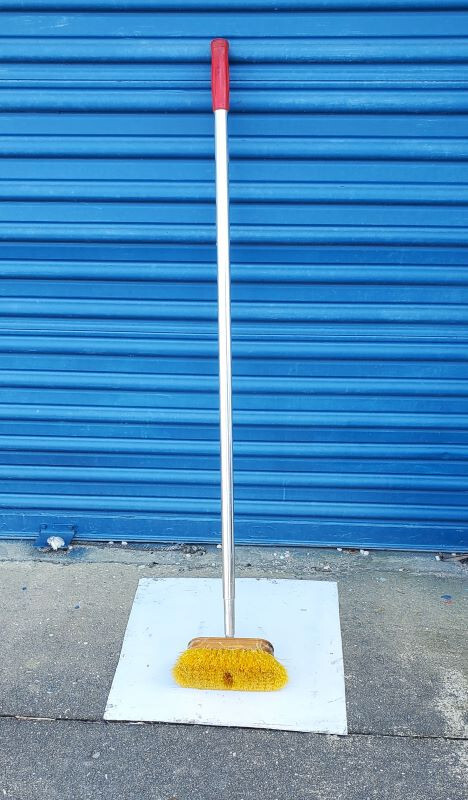 SHURHOLD Heavy Duty Deck Brush w/ Telescoping Handle 40″-72″ (101cm-182cm) Used