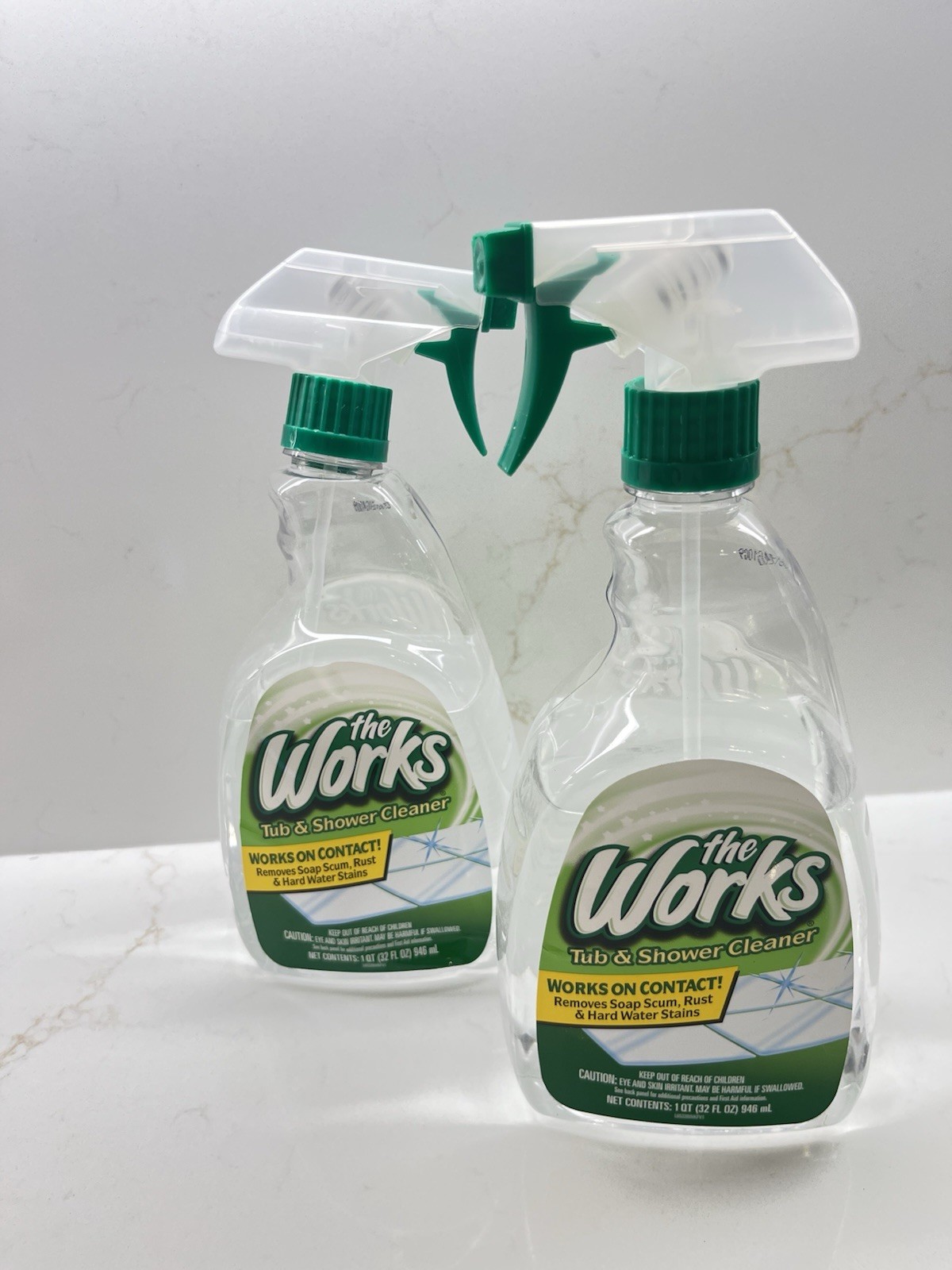 2x The Works TUB & SHOWER Cleaner SPRAY 32oz Soap Scum Rust Trigger 28 oz 30 oz