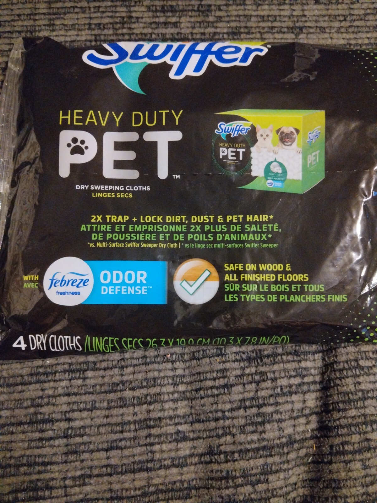 Swiffer Heavy Duty Pet Dry Cloth Pad Refills, Febreze Odor Defense (4 Count)