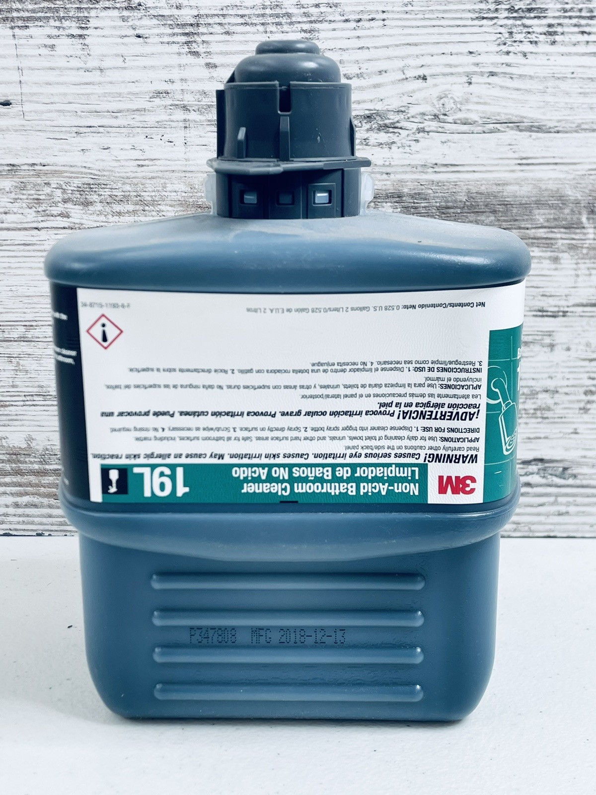 3M Twist ‘n Fill System 19L Concentrate 2L Non-Acid Bathroom Cleaner Makes 26 G