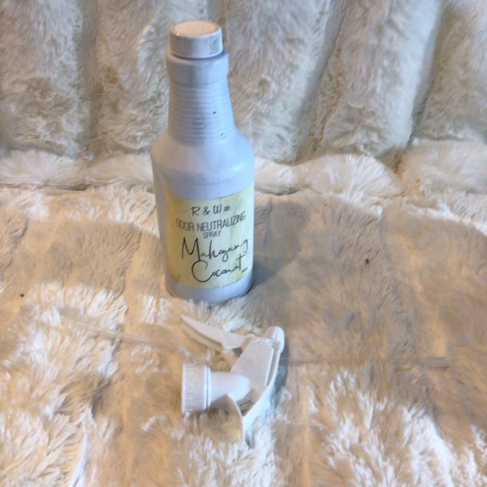 R & W Co. Odor Neutralizing Spray, Mahogany Coconut Scent 16 oz, 1 Pack