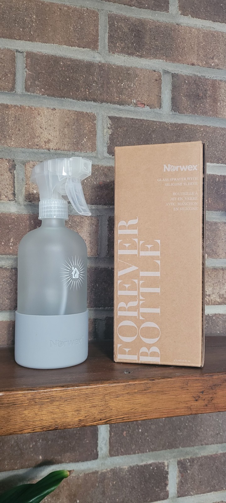 NEW NORWEX FOREVER BOTTLE GLASS with SPRAYER SILICONE SLEEVE Grey 16 oz