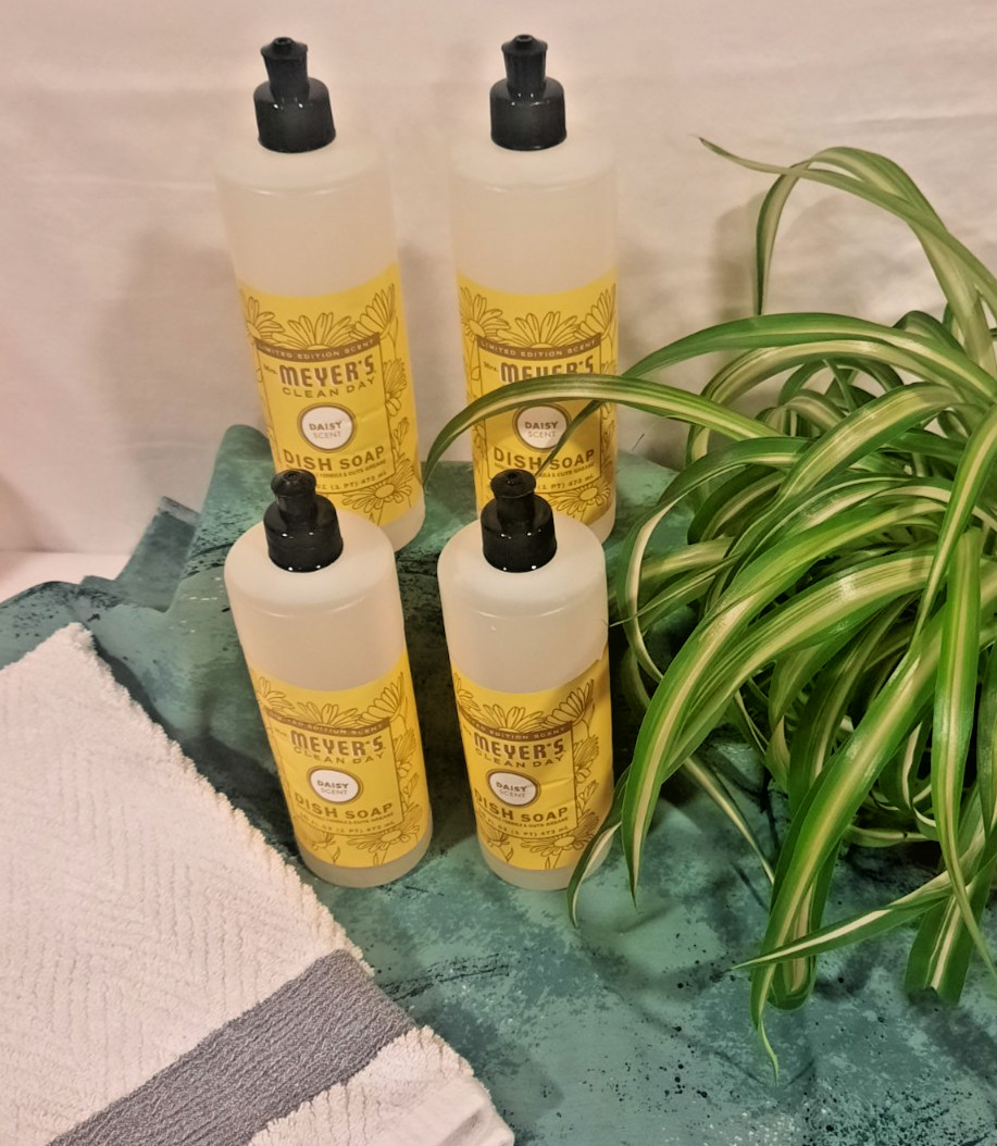 4X BRAND NEW MRS. MEYER’S CLEAN DAY DAISY SCENTED LIQUID DISH SOAP 16 OZ BOTTLES