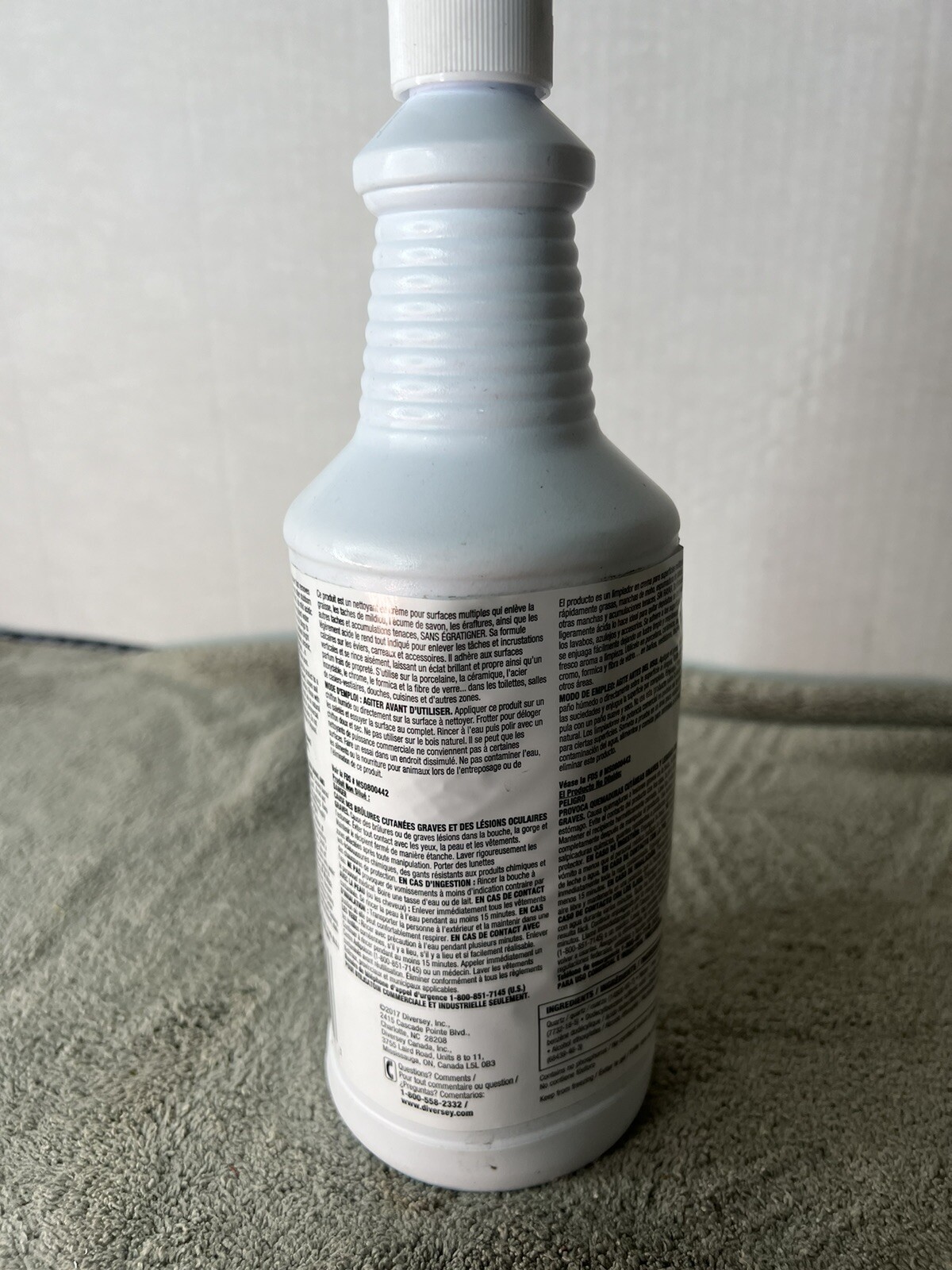 Diversey Emerel Multi-surface Creme Cleanser 4995295 R7 – 1 Quart/32oz Bottle(1)