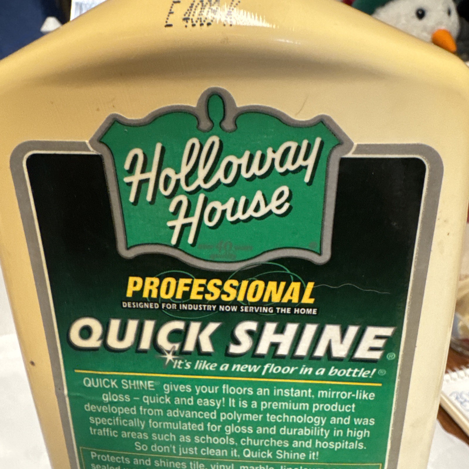 Quick Shine Professional Floor Cleaner 27 Oz Bottle. 77777