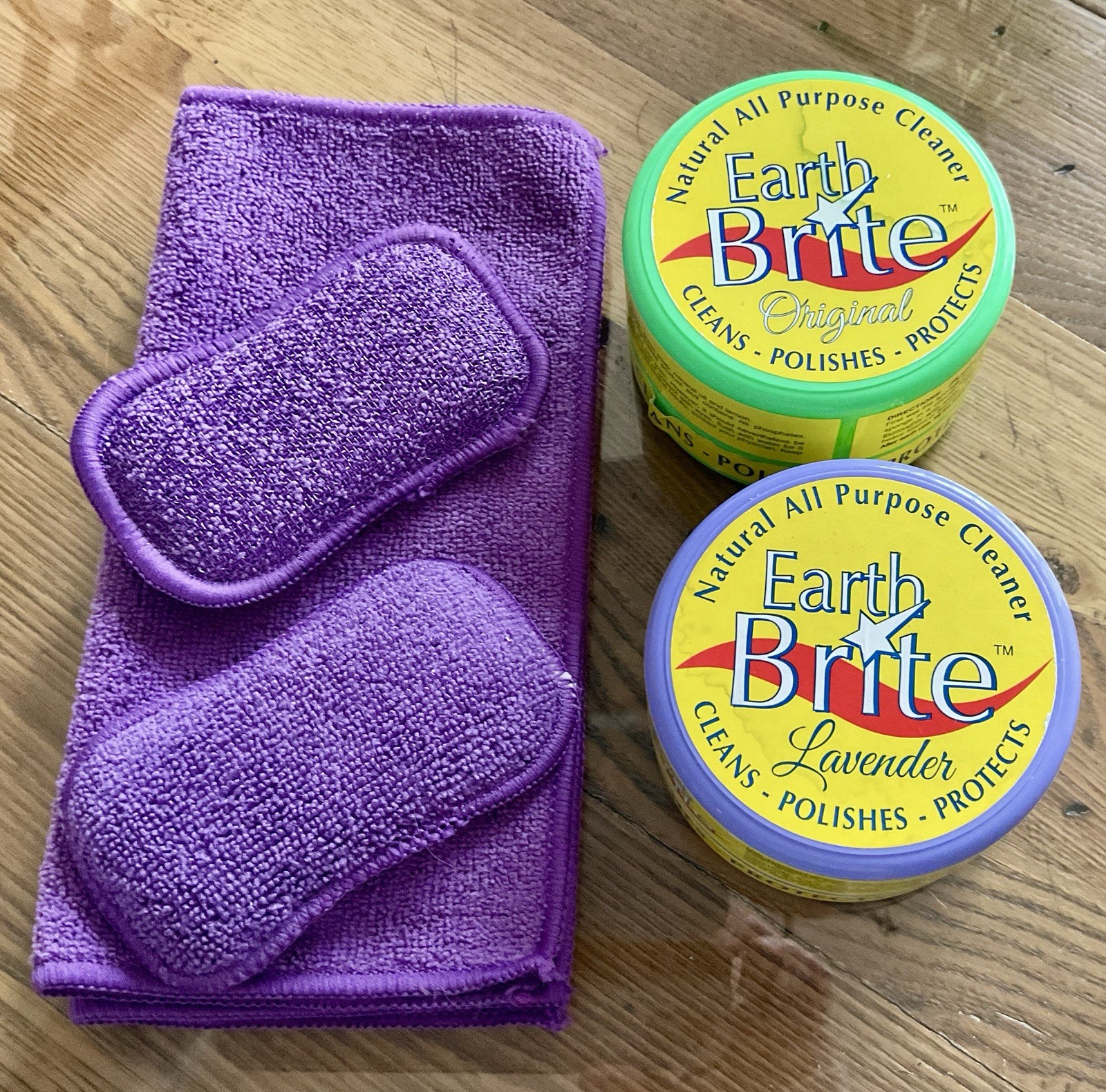 NEW Earth Brite Clay-Based All-Purpose Cleaning Kit Two Tubs 10.5 oz. Two Scents