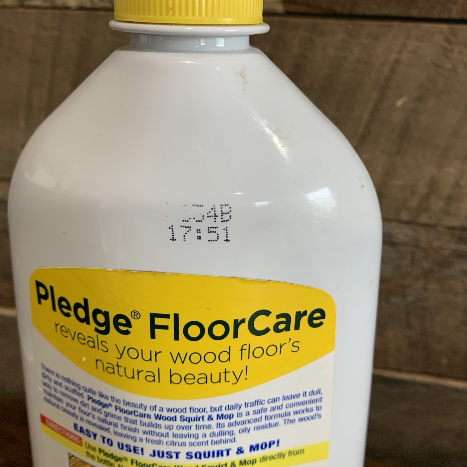 Pledge Floor Care Hardwood Cleaner Squirt & Mop Lemon Scent 27 Oz 95% Full