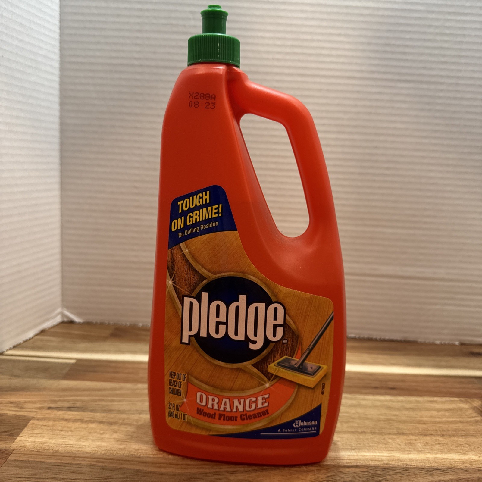 Pledge Citrus orange Wood Floor Cleaner 32oz New Retired Product No Dulling