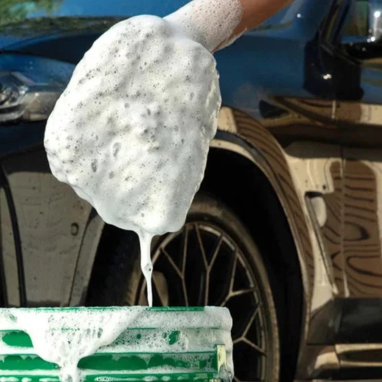 Turtle Wax Wash & Wax, Coconut Banana Scent -128 Oz, Easy Car Wash and Wax.