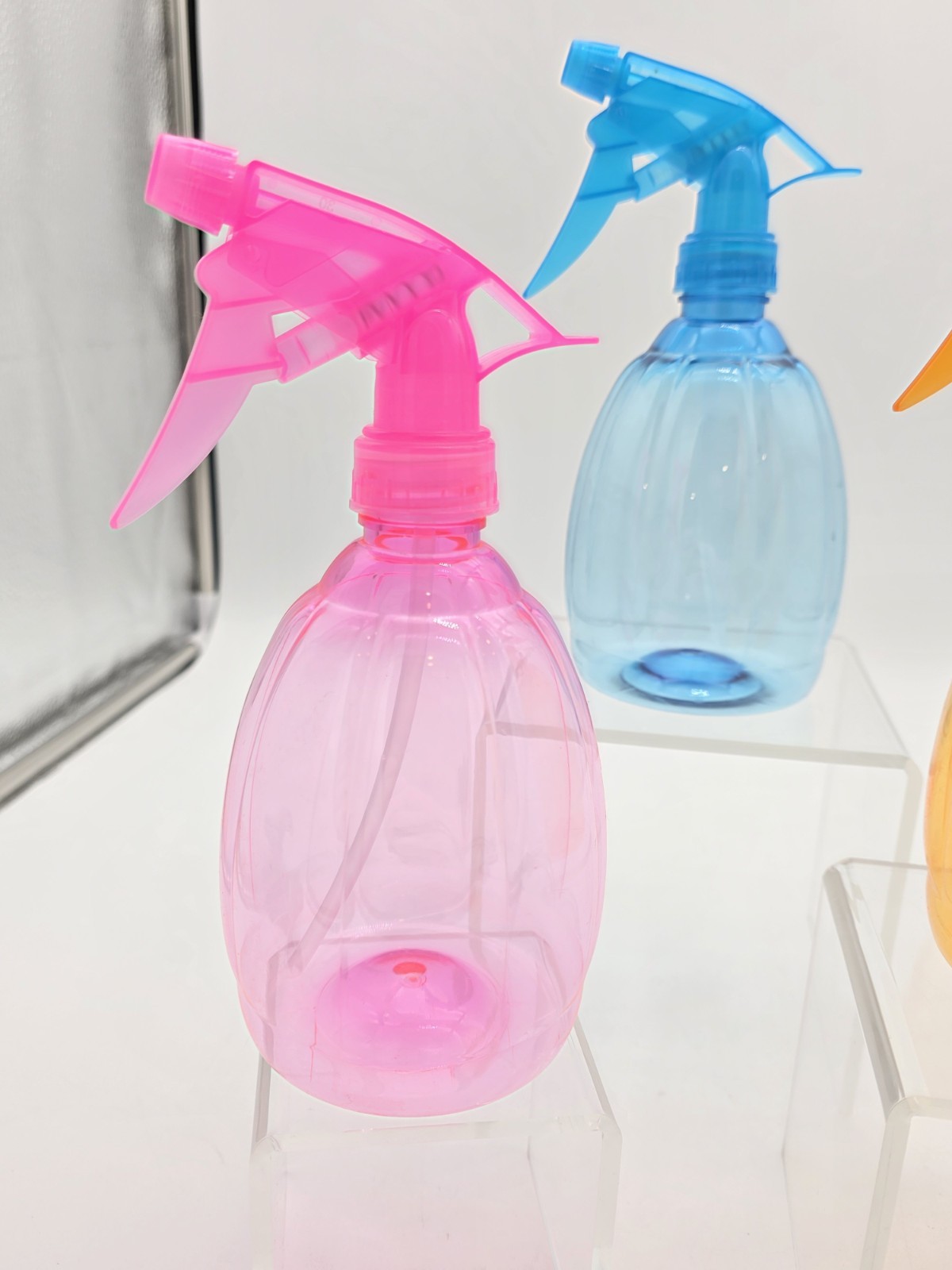 Set Of 3 – 17 oz Spray Bottles: Pink, Blue, & Orange, Pre Owned