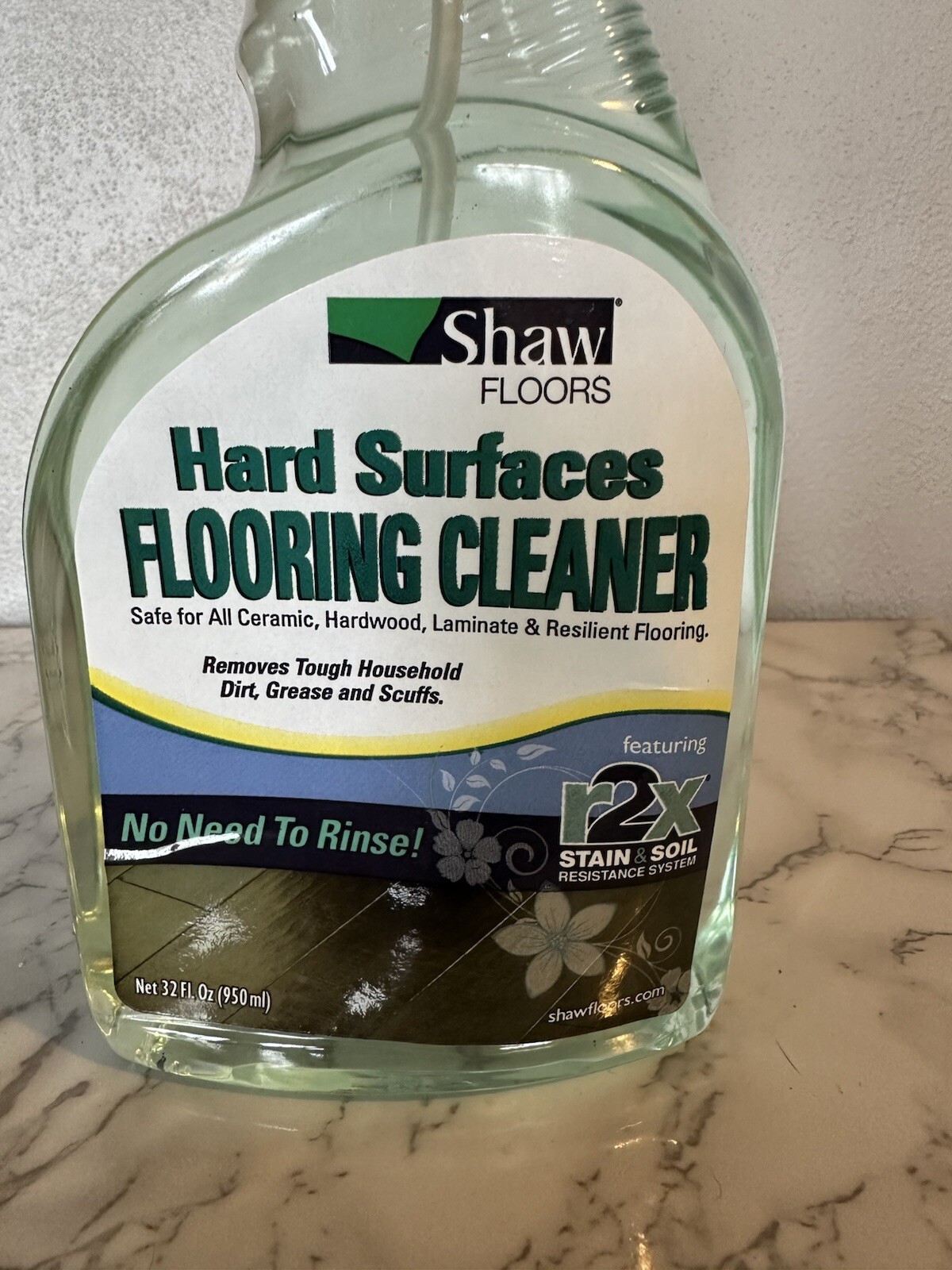 Shaw Floors Hard Surface Flooring Cleaner Spray 32 Oz. R2X.
