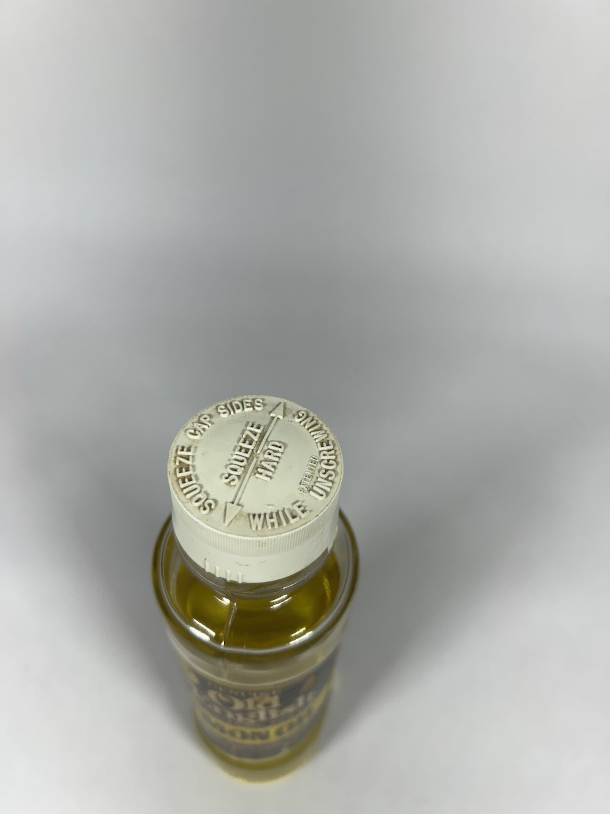 Old English Lemon Oil Furniture Polish 8 Oz GLASS Bottle Vintage 75% Full