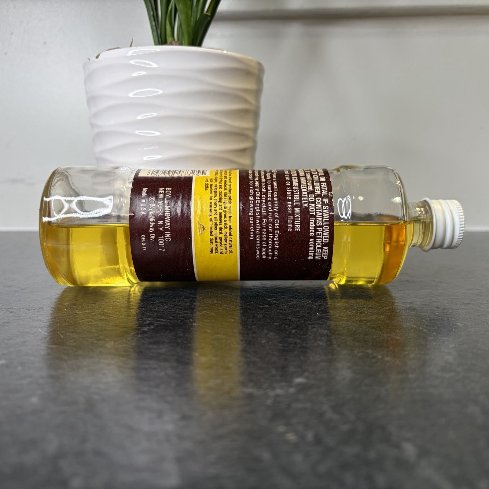 Lot Of 2 Old English Lemon Oil Furniture Polish 16 Oz GLASS Vintage 50-60%