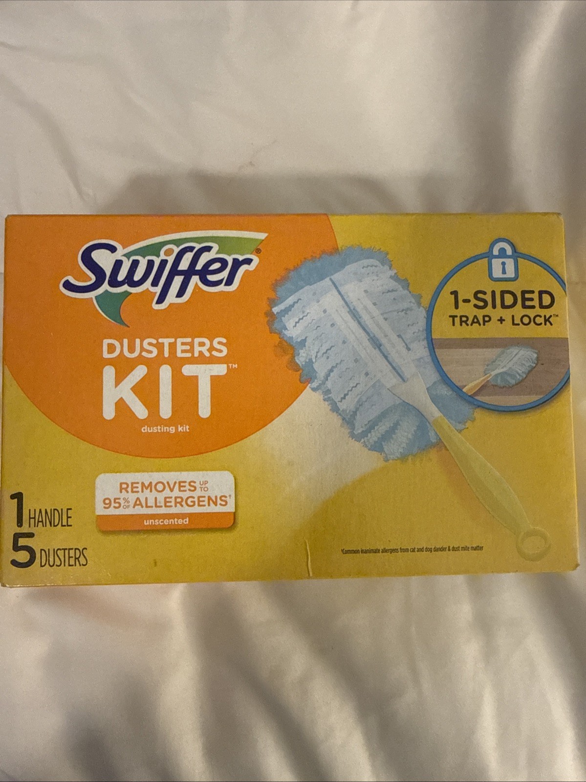 Swiffer Dusters Starter Kit, Kit Includes 1 Handle and 5 Dusters Brand New / Box