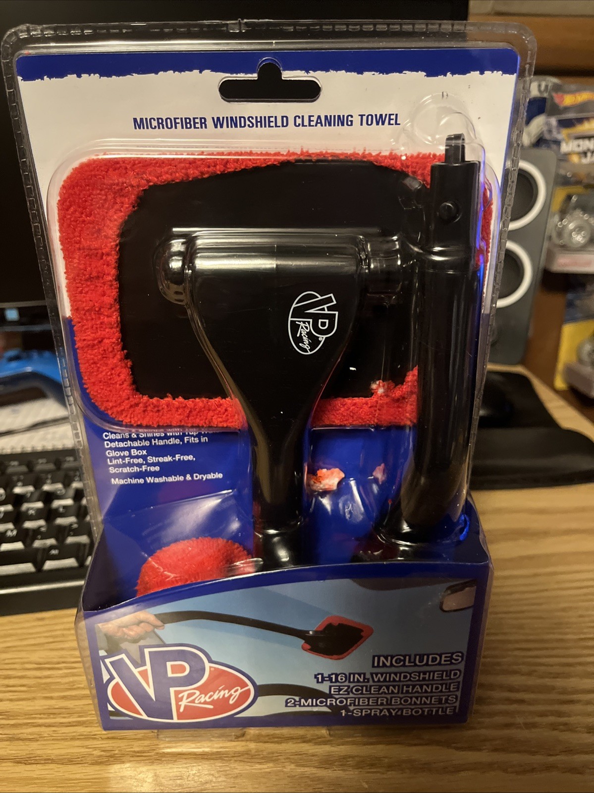 Microfiber Windshield Cleaning Towel/Wand Tool w Spray Bottle
