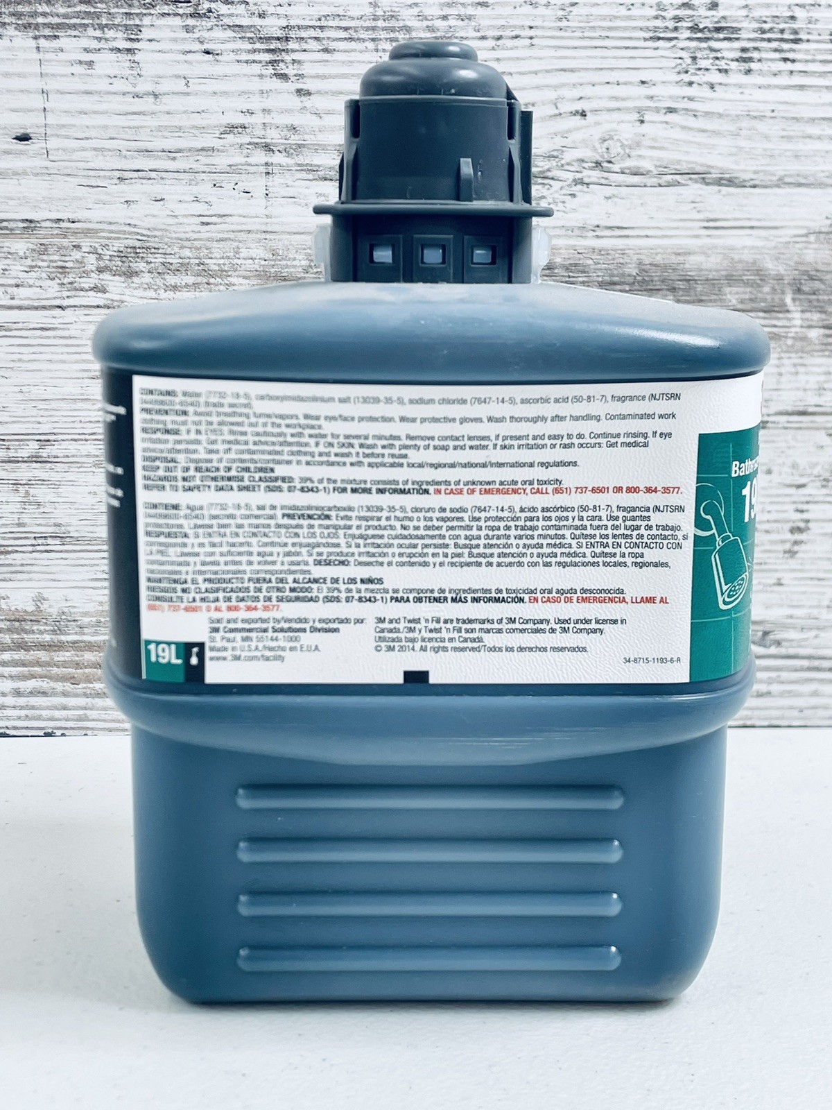 3M Twist ‘n Fill System 19L Concentrate 2L Non-Acid Bathroom Cleaner Makes 26 G