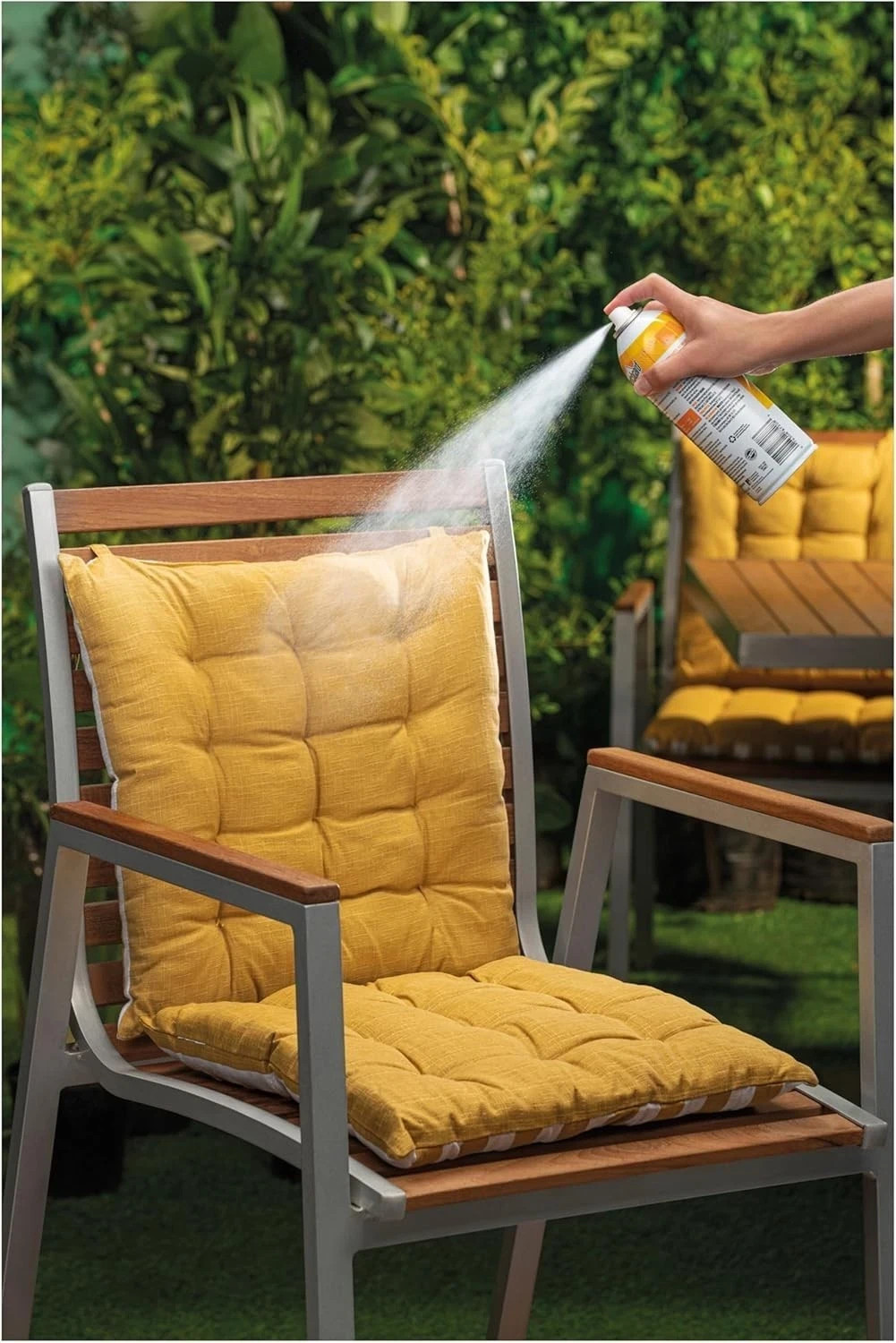 Scotchgard Outdoor Sun and Water Shield, Repels Water & Snow, 10.5 Ounces