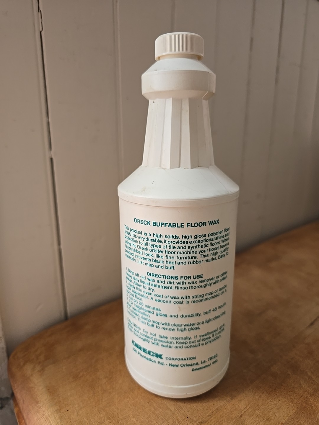 Vintage Oreck Commercial Buffable Floor Wax 32 Fl. Oz. Full Open Bottle