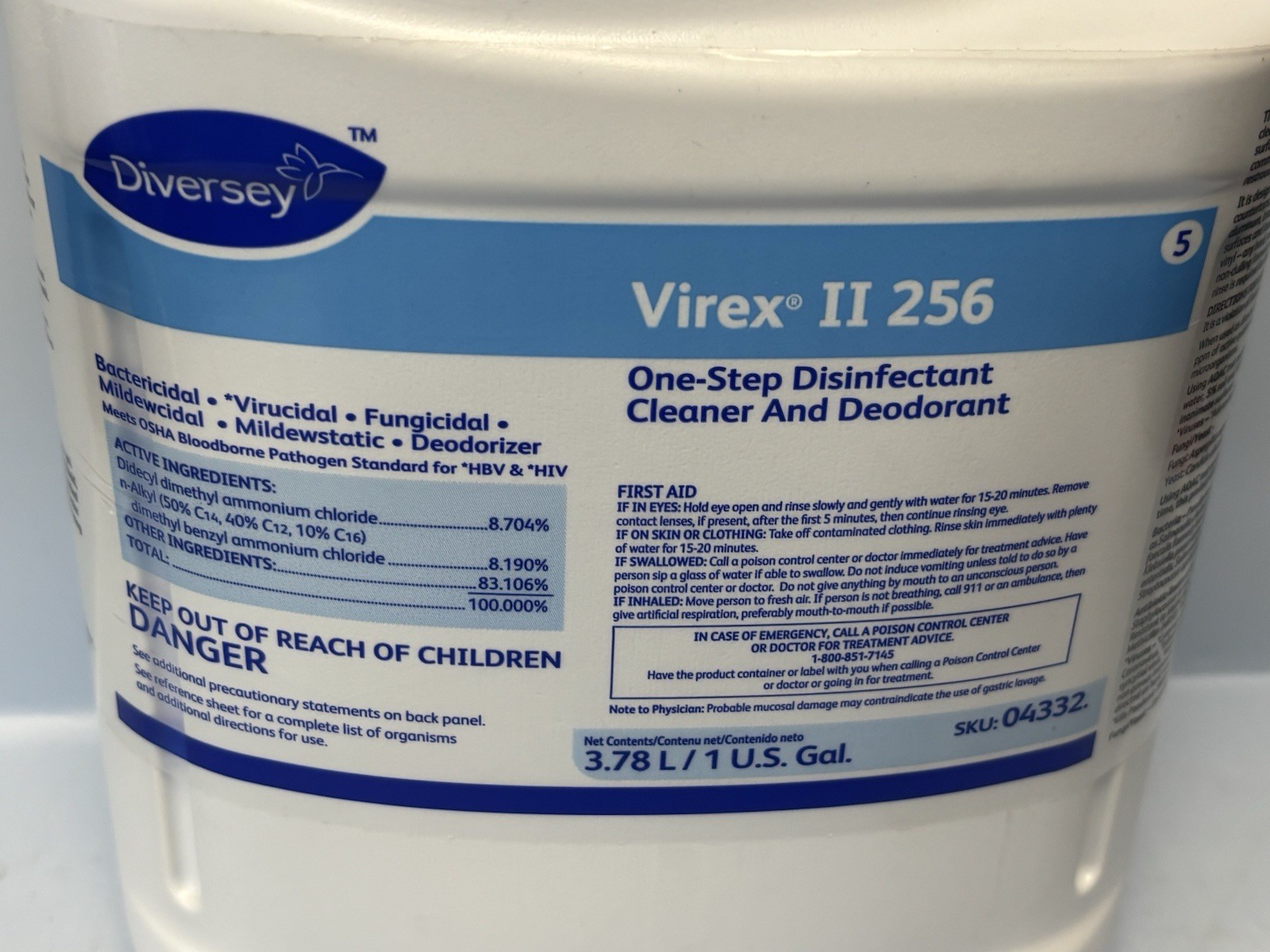 Diversey VIREX II 256 One Step Cleaner & Deodorant Liquid 1 Gallon