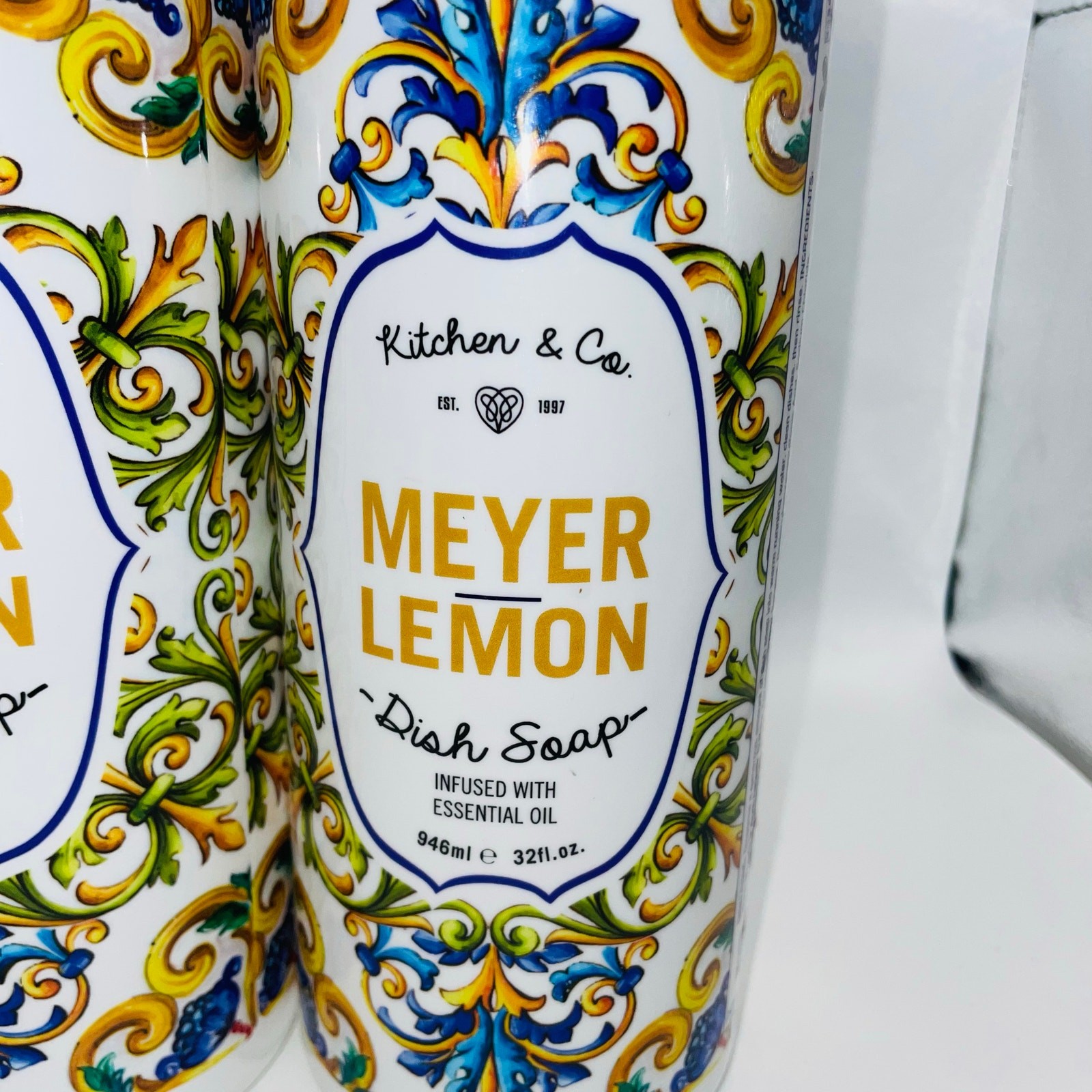 Kitchen & Co Meyer Lemon Dish Soap Essential Oils 32oz Pump Large Lot of 2 Decor