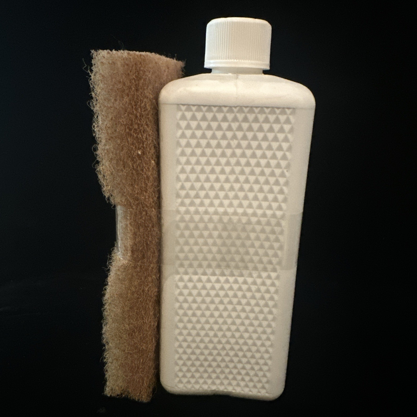 Kingsley Bate Water Based Cleaner for discolored gray teak-33 oz w/scouring pad