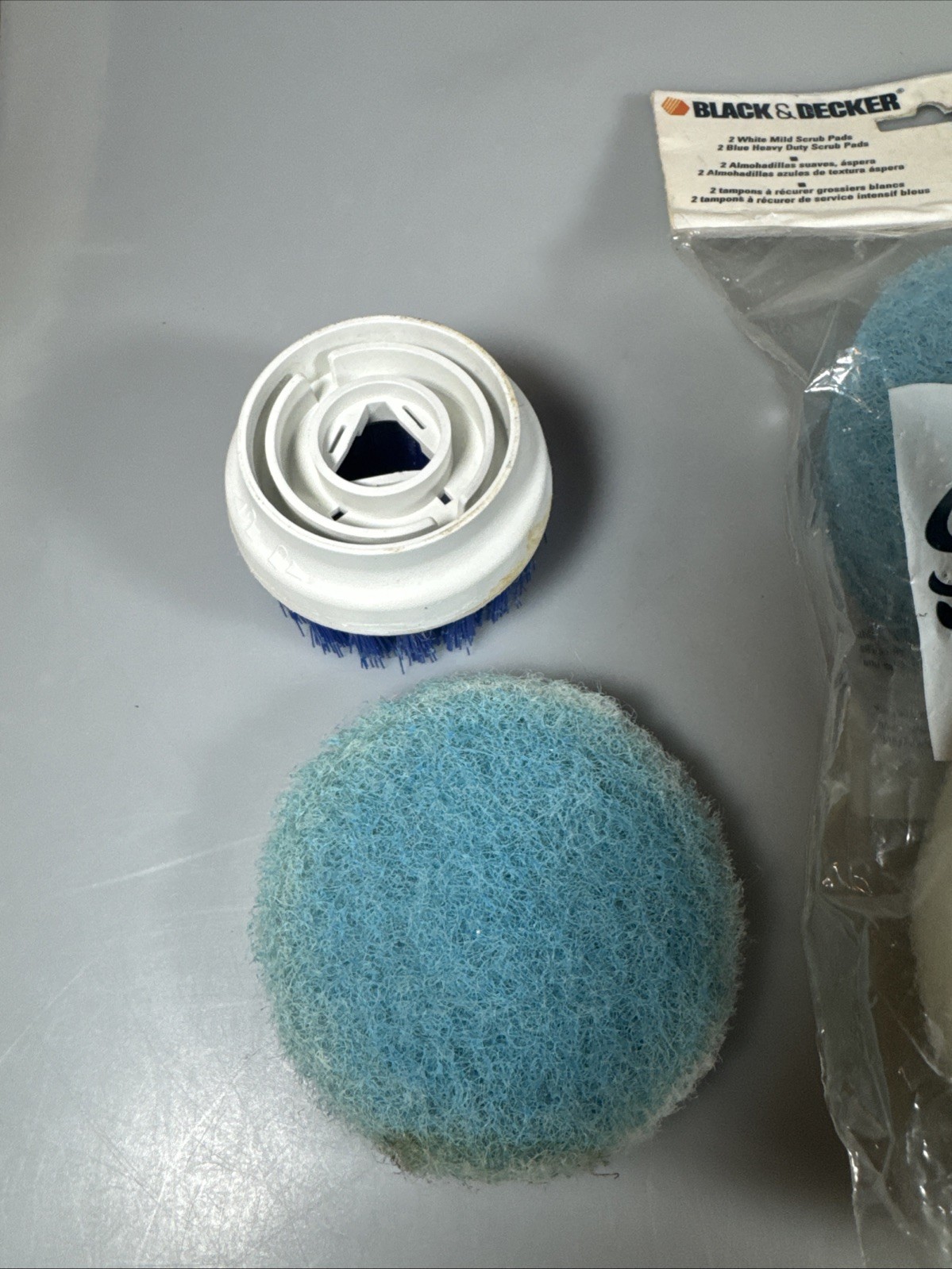 Black & Decker ScumBuster Tool & Parts Cordless Tub Tile Scrubber NO BATTERY