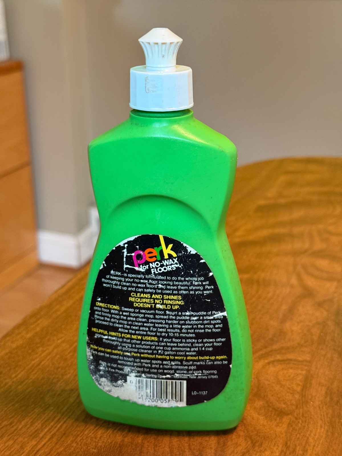 VINTAGE PERK CLEANER FOR LINOLEUM NO WAX FLOORS 12 OZ FULL BOTTLE