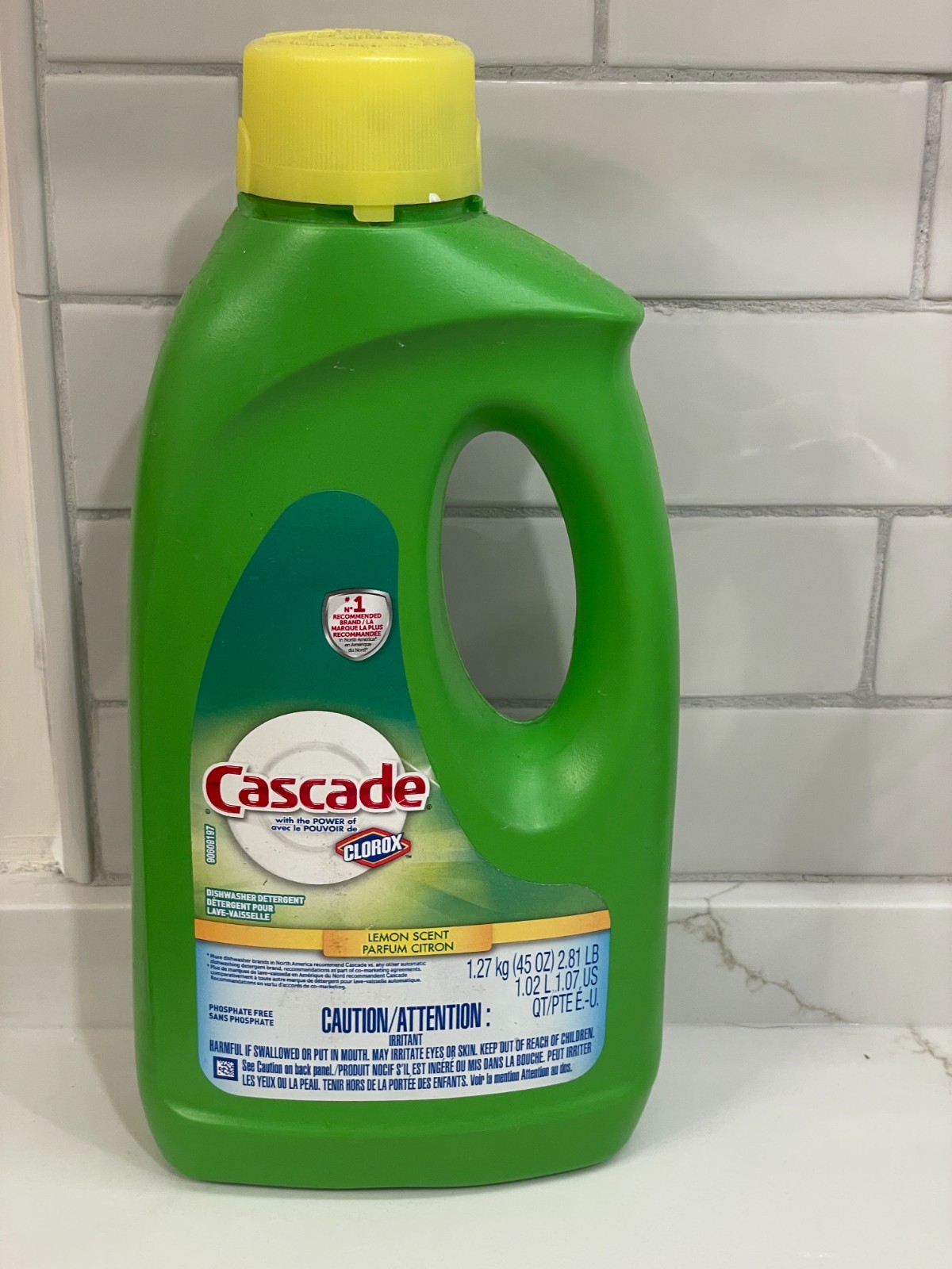 Cascade Dishwashing Gel Lemon Scent 45 oz Clorox Stain Fighting 60% Full Used