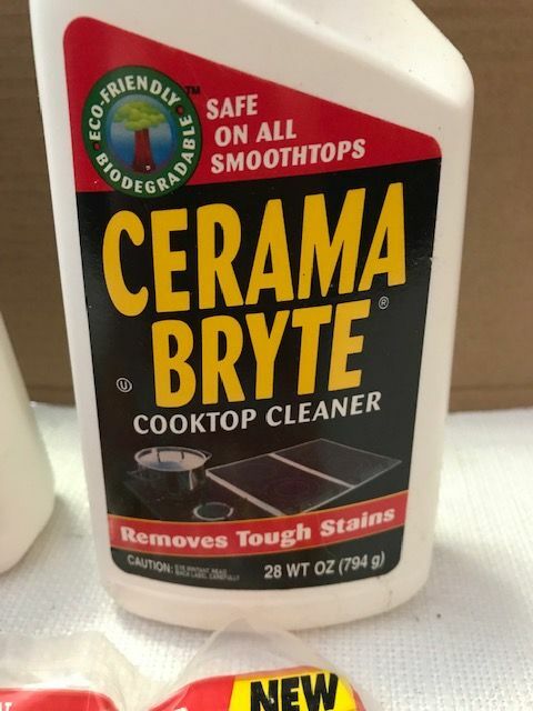 Cerama Bryte Cooktop Cleaner 28 Ounce – 2 Pack Bottles w/ 8 Cerama Cleaning Pads