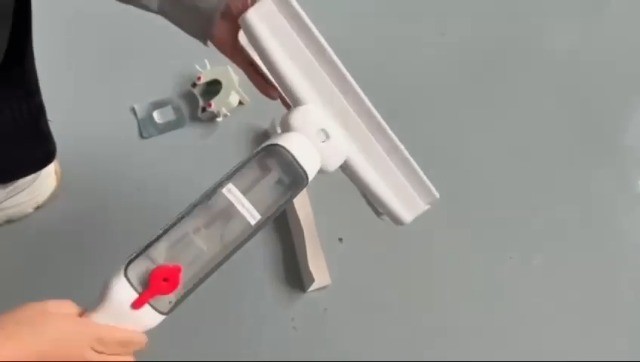 Window Cleaner Kit with Expandable Sprayer & Squeegee – Quick Drying for Glass,