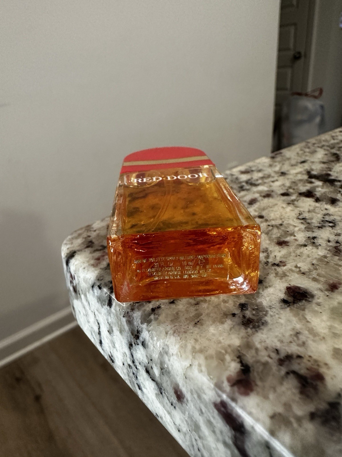 ELIZABETH ARDEN RED DOOR EAU DE TOILETTE SPRAY 0.33 OZ. 10 ML.