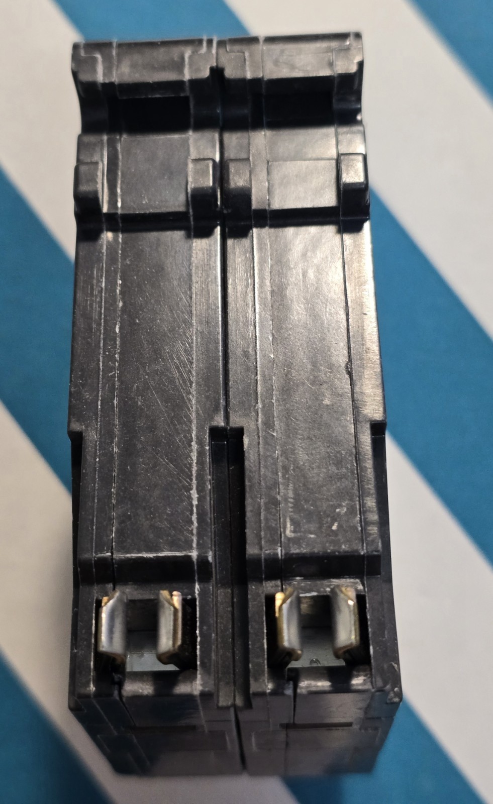 Eaton CHF215 15 Amp Double Pole 240V Plug-In Standard Trip Circuit Breaker.NEW