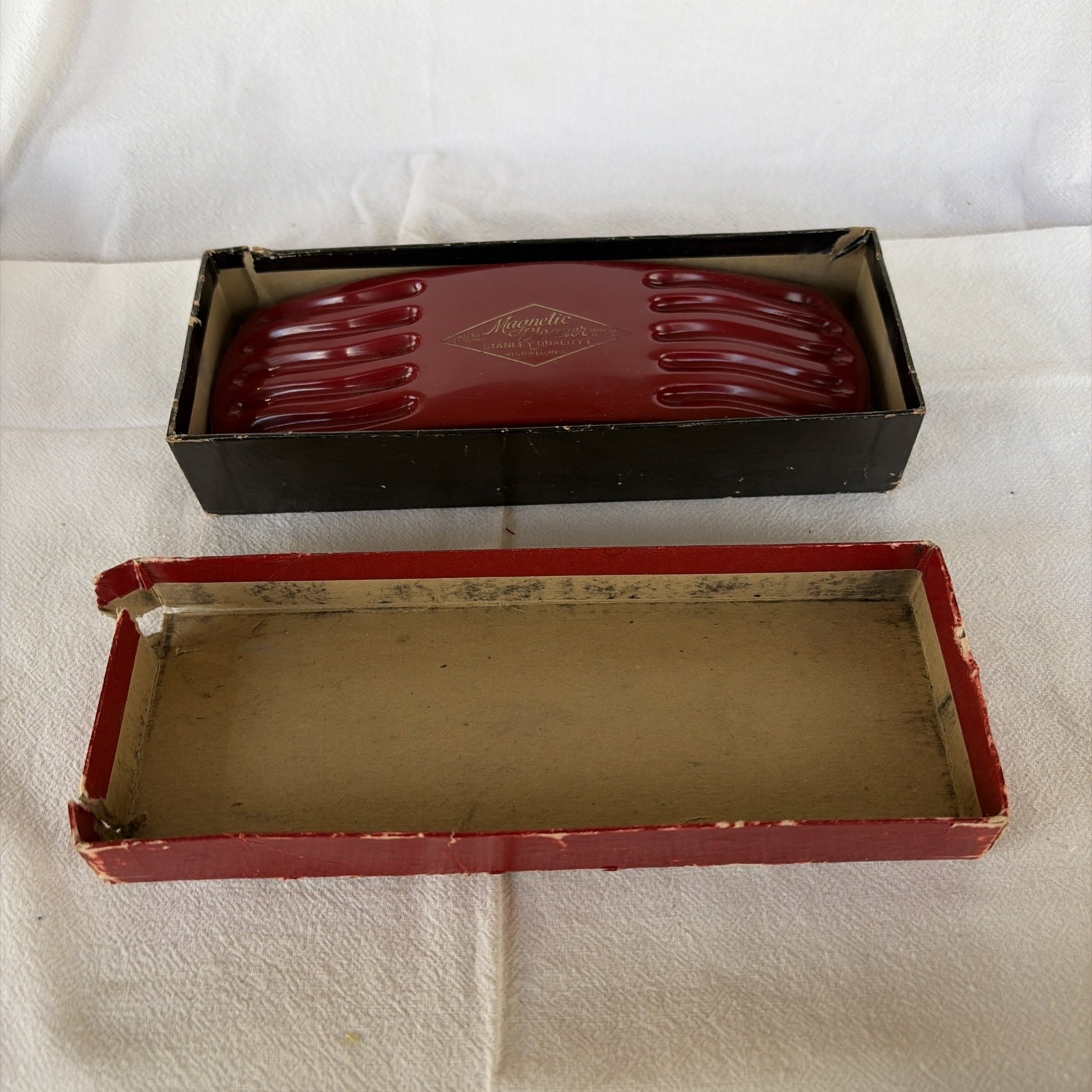 1950s STANLEY MAGNETIC CLEANER Red Black Bakelite Brush Original Box & Papers