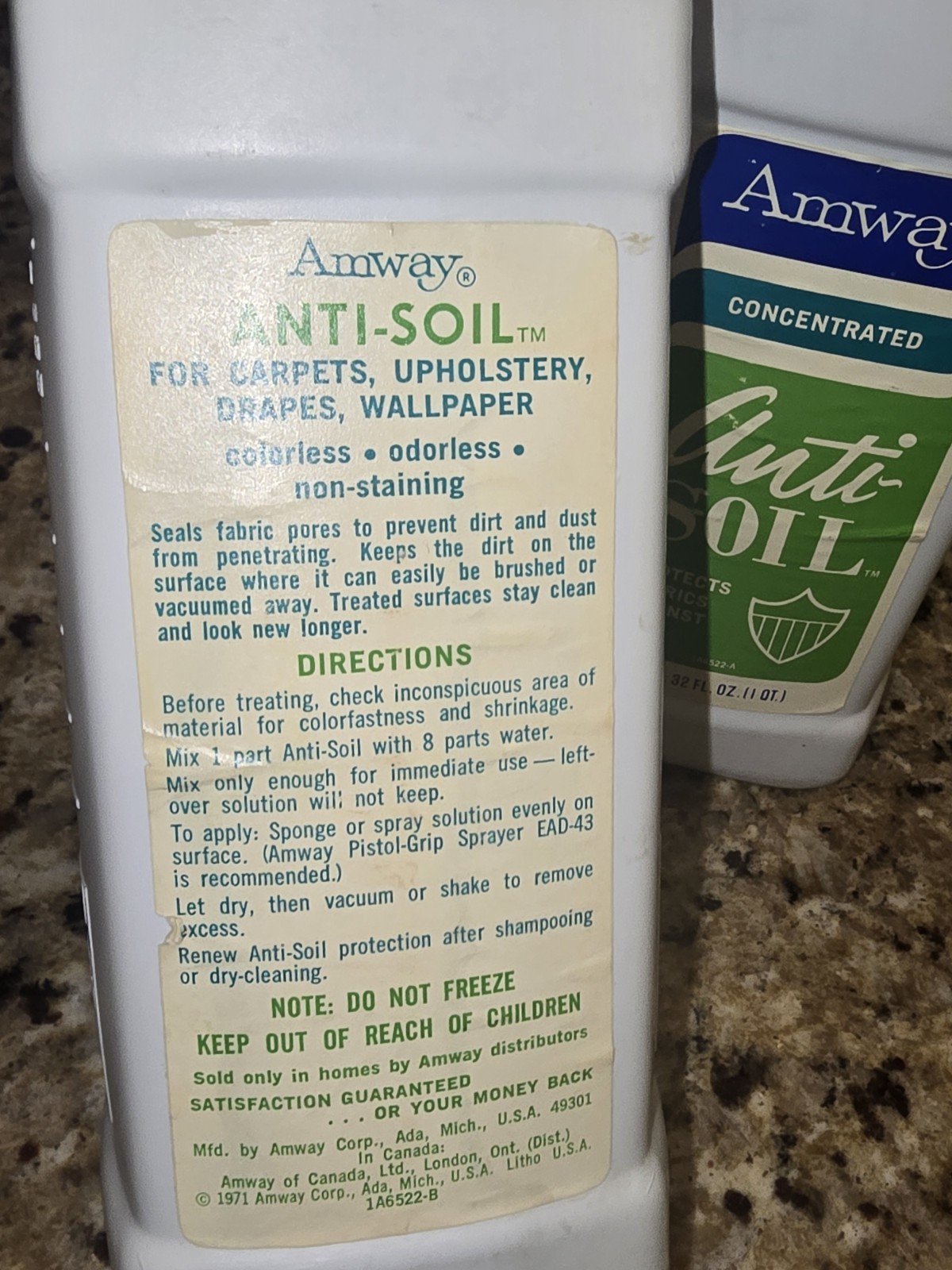 (2) Vtg 1971 Amway Concentrated Anti Soil Dirt Protect Fabric 32 Fl oz 75% FULL