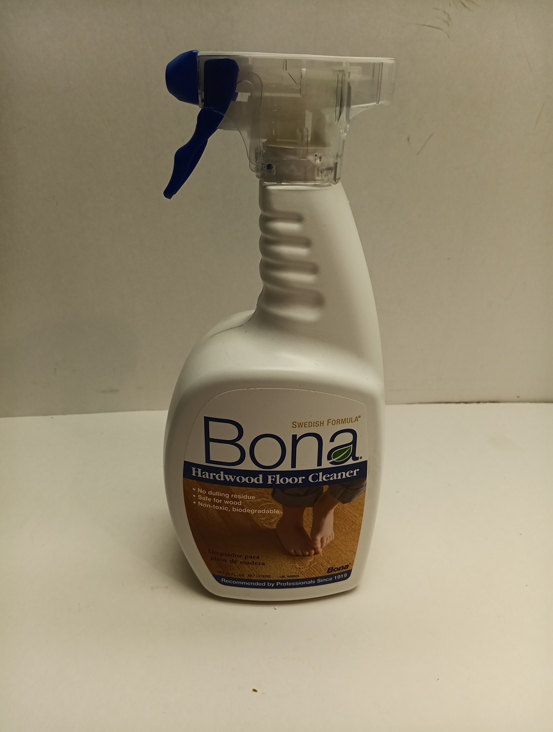 Bona Hardwood Floor Cleaner Large 32oz Spray Bottle Household Cleaning Product