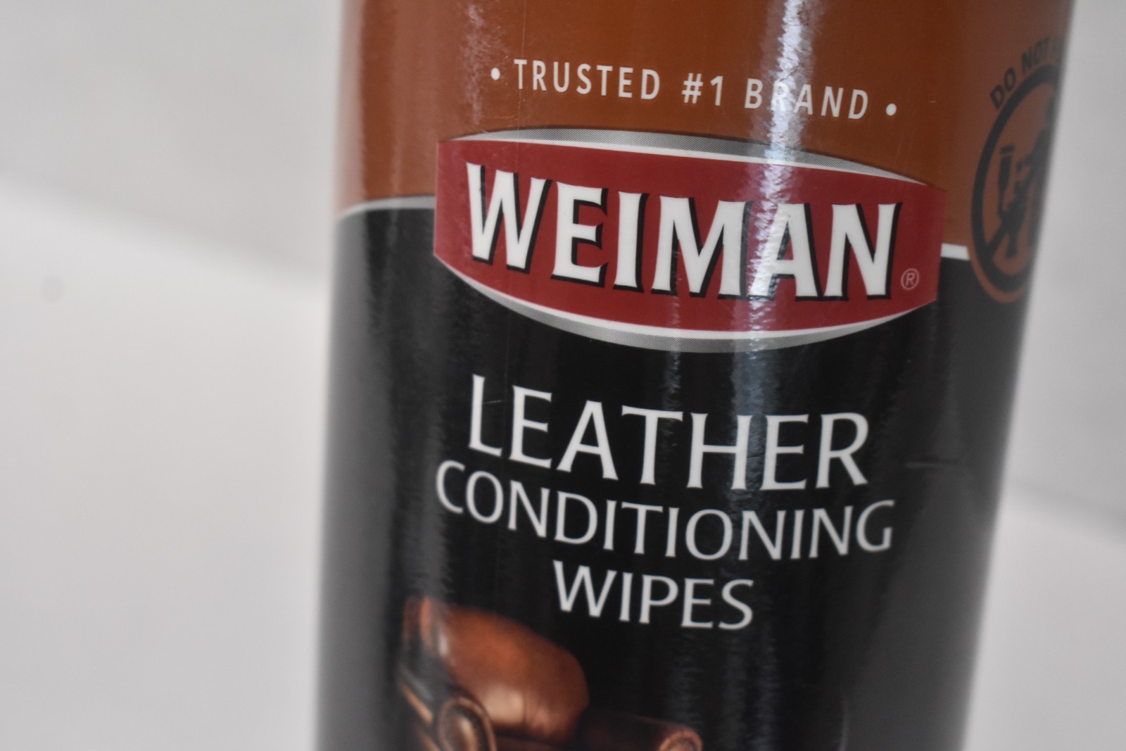 Weiman Leather Conditioning Wipes w UV Protection 3 In 1 8″ x 8″ Wipes 30 Pack