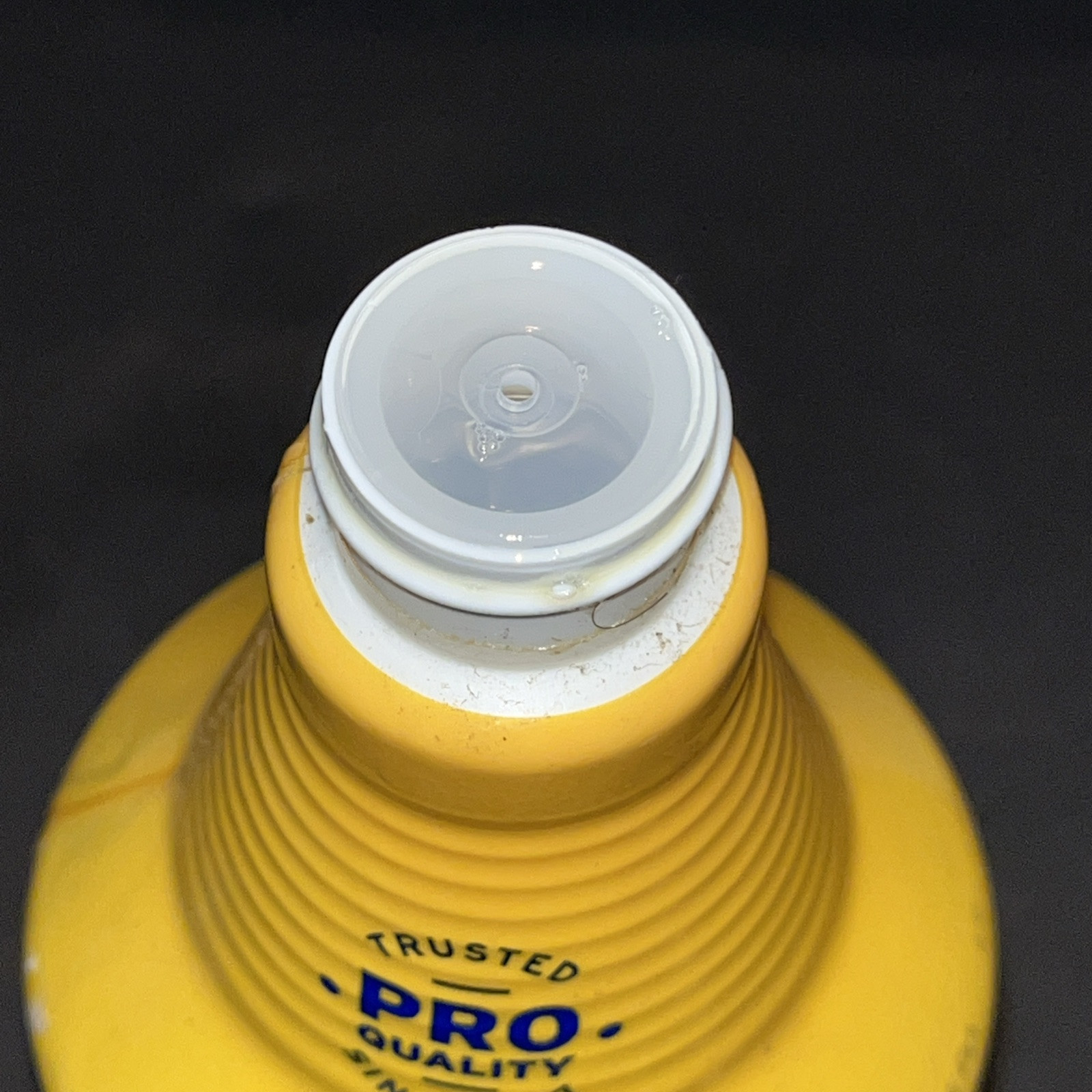 Zep GROUT CLEANER & Whitener 32 oz. Professional Strength Stains Lines ZU104632