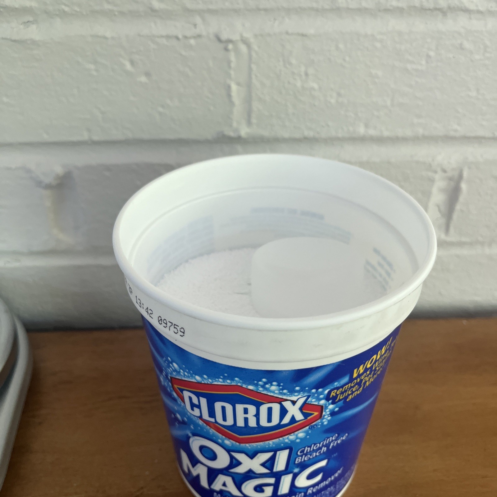 Clorox Oxi Magic Multi-Purpose Stain Remover Powder 32oz Oxygen Cleaner