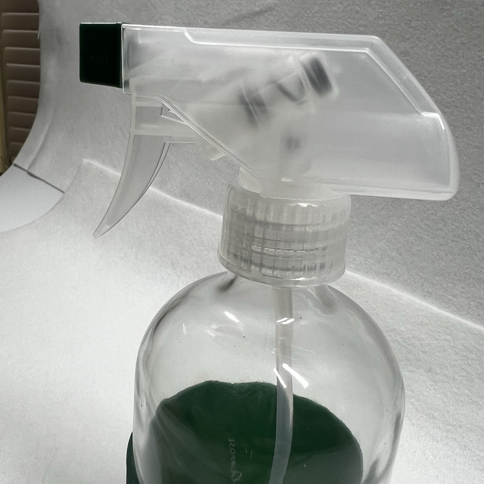 NEW Grove Co Reusable Glass Spray 16oz Bottle w/ Fresh Green Silicone Sleeve Box