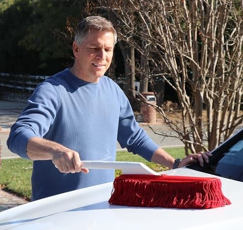 “Car Duster with Plastic Handle & Red Cotton Mop – Quickly Removes Dust & Dirt”