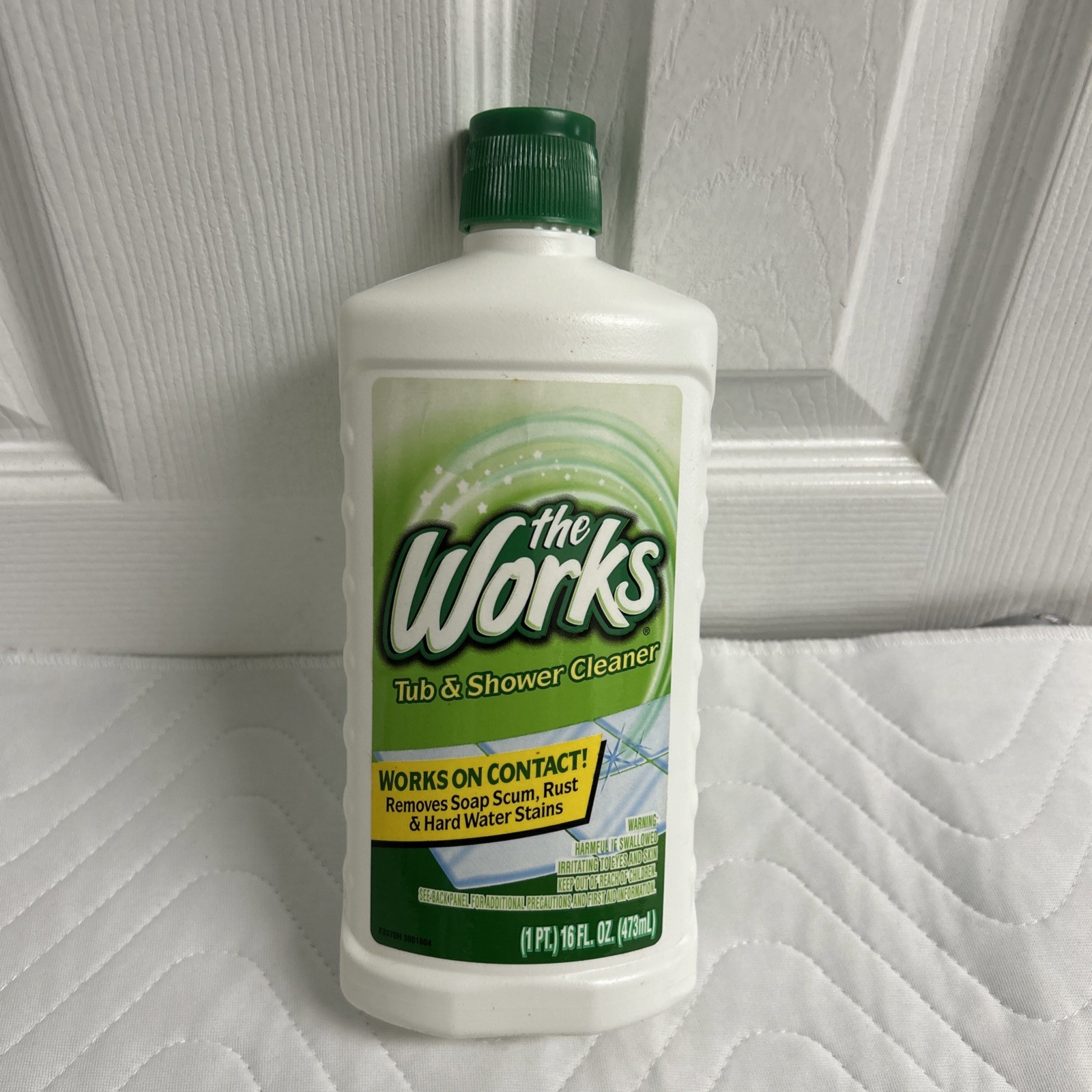 The Works Tub Shower Cleaner 16 oz Hard Water Rust Soap Scum Discontinued