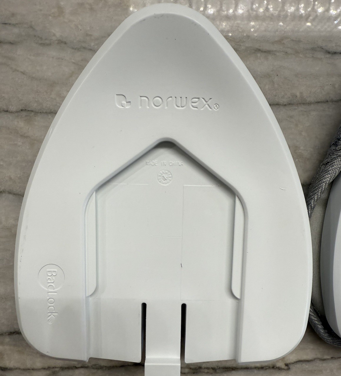 New Norwex Handheld Tub and Tile Cleaning Set with Multi-use handle