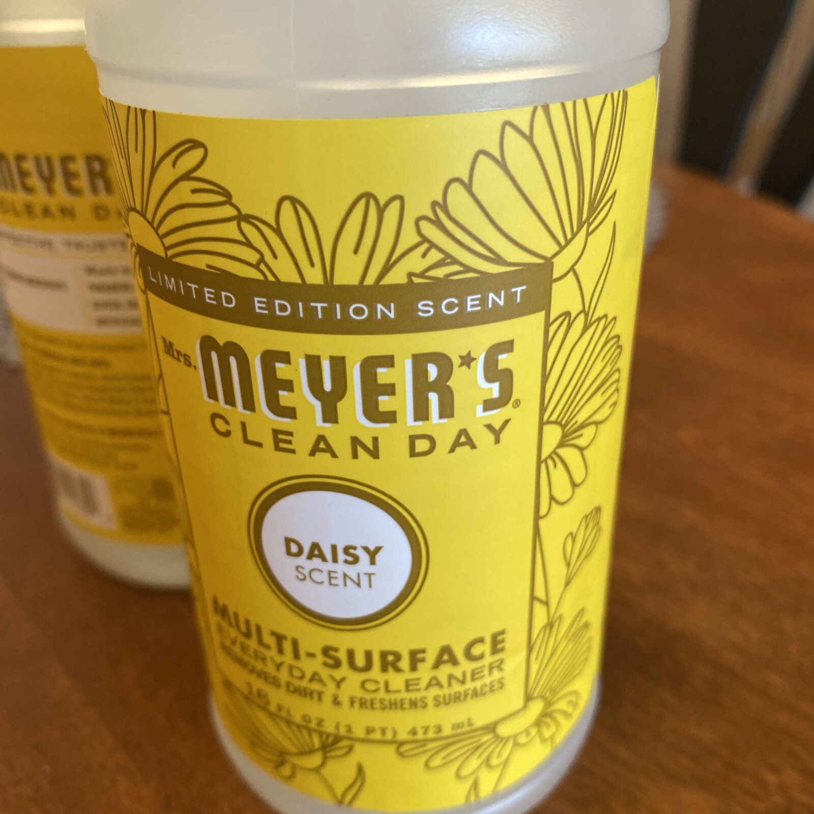 Mrs. Meyer’s Clean Day Multi-Surface Limited Edition Daisy Scent 16oz Lot Of 2